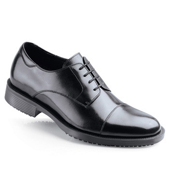 Introducing our new Black Label Collection - handcrafted from fine Italian leather. This premium footwear collection combines luxurious Italian-inspired craftsmanship with the world’s #1 rated slip-resistant outsole. It’s the perfect balance of comfort safety and impeccable style. Our classic capped-toe oxford delivers executive style and incomparable safety. Maintain a distinctive image without sacrificing safety - at an unbeatable value. Dual-density leather-lined insoles a cushioned footboard and steel shank provide superior cushioning flexibility and all-day comfort. The advanced-technology SFC Mighty Grip outsole adds maximum traction and durability. Handcrafted from fine Italian leather. Shoes For Crews - Senator - Black / Men’s Slip Resistant Dress Shoes