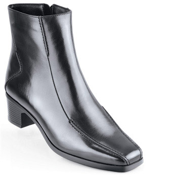 These boots were made for working! Fashion form and fine Italian leather come together in this classic ankle boot design. Leather-lined cushioned insoles and a cushioned footboard provide hours of comfort while the steel shank lends support. You’ll be the bella of the ball (or kitchen) with stylish contour stitching and a side zipper closure. The polymer & rubber heel measures 1 1/4". Shoes For Crews - Bella - Black / Women’s No Slip Dress Shoes
