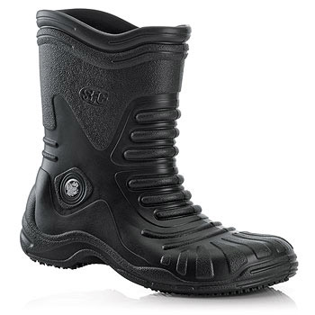 Clean up easily with our super-light 12" waterproof boot. Keep your feet dry and fresh in our durable anti-bacterial lightweight rubber boots made from a high-grade EVA/rubber blend. Tread safely in our exclusive SFC Mighty Grip slip-resistant outsole while the extra-wide toe box and self-massaging insoles provide hours of comfort. Soap and water will do the trick after any dirty job. Shoes For Crews - Bullfrog - Soft Toe - Black Anti Slip Work Boots