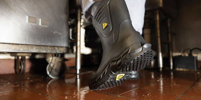 Safety Shoes for F&B Plant Workers