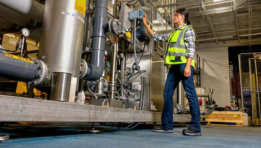 Work Wear Safety Shoes: The Key to a Safer Workplace