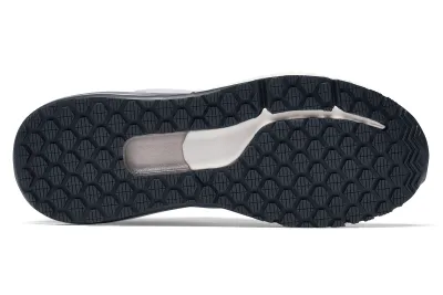 Lila Gwen back view