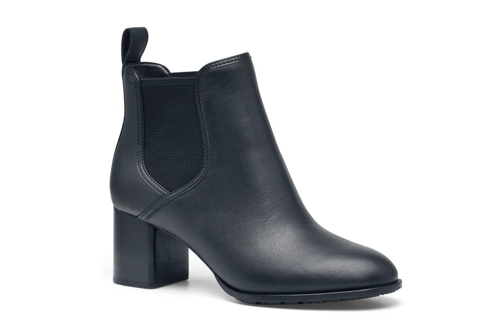Women's Black Slip-Resistant Pull-On Chelsea Boots