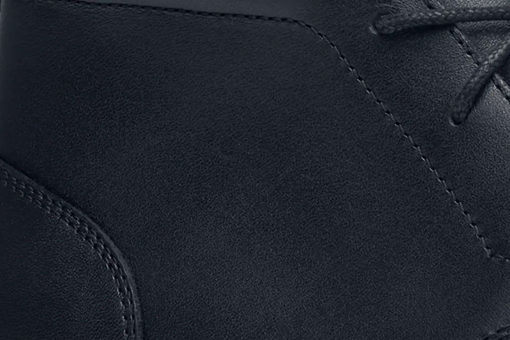 Men's Black Comfortable Slip-Resistant Chukka with Ice Grip