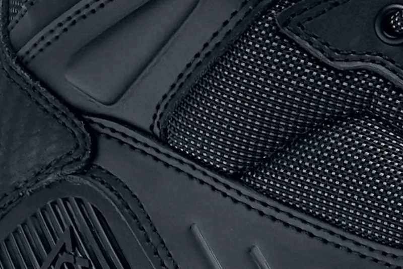 Defender 6 inch - Nano Composite Toe detail view